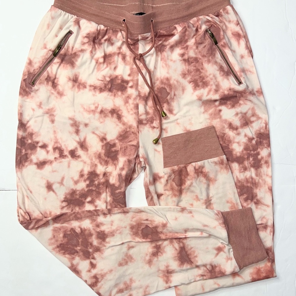 Final price buy as is) 

Splash Pink / peachy joggers